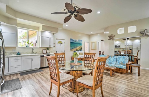 Coconut Grove Casa | Sunny Kailua Home w/ Covered Lanai 1 Mi to Beach!