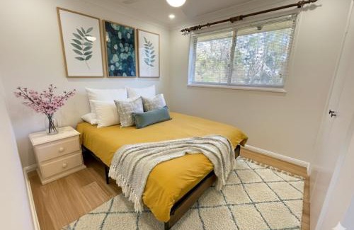Bonnells Bay Casa | Sunny Lake View House - Perfect for Family & Friends