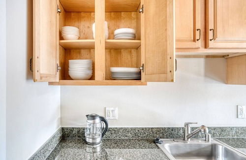Mountain View Apartamento | Sunny Mountain View 2BR w/ Pool, Gym, BBQ, 5 min to Target, by Blueground