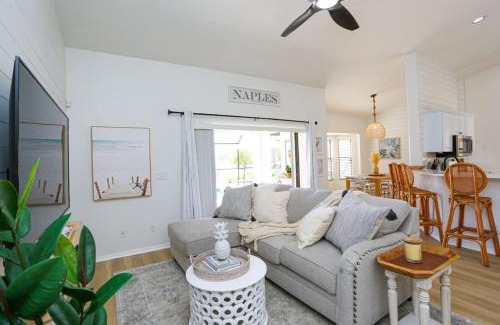Naples Casa | Sunny Naples 3BR Retreat with Solar Heated Pool and BBQ