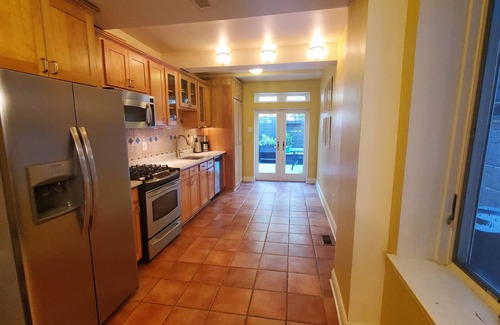 Devil's Pocket Casa | Sunny, quiet retreat steps from UPenn and CHOP