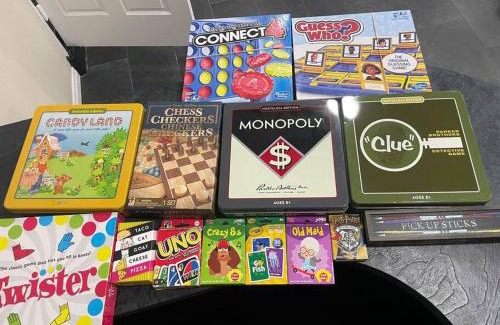 Serra Mesa Casa | Sunny San Diego, Entire home, Pool, Free Parking, BBQ, Pets allowed, family neighborhood!