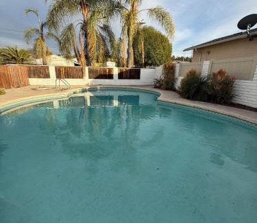 Grantville Casa | Sunny San Diego, Entire home, Pool, Free Parking, BBQ, Pets allowed, family neighborhood!
