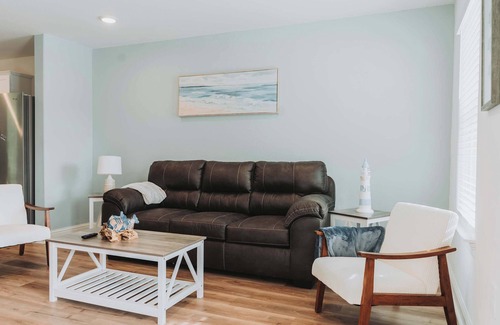 Gulfport Casa | Sunny Shore Summary: