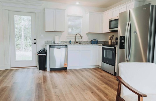 Gulfport Casa | Sunny Shore Summary: