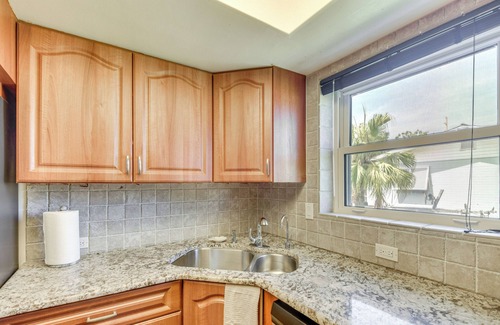 Palm Harbor Estates Casa | Sunny South Daytona Home w/ Pool & Grill!