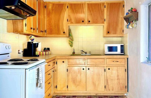 Raton Casa | Sunny Southwest Casita!