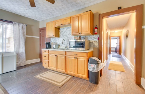 Dayton Condominio | Sunny + Spacious Dayton Condo ~ 1 Mi to Downtown!