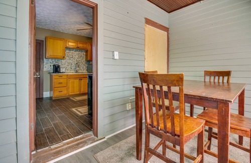 Dayton Condominio | Sunny + Spacious Dayton Condo ~ 1 Mi to Downtown!