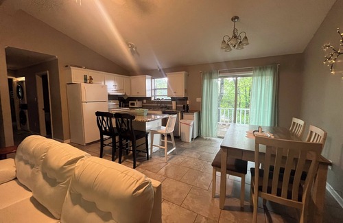 Fairfield Bay Casa | Sunny Stay in Fairfield Bay! 2 bedroom house with boat parking