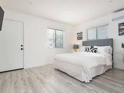 Venice Hotel | Sunny Studio in the Heart of Venice - A