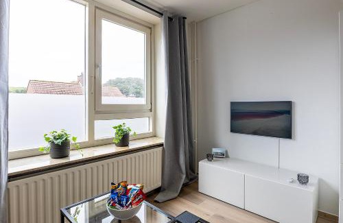 Wijk aan Zee Apartamento | Sunny Studio - Only 5-Min Walk to Sea & Dunes