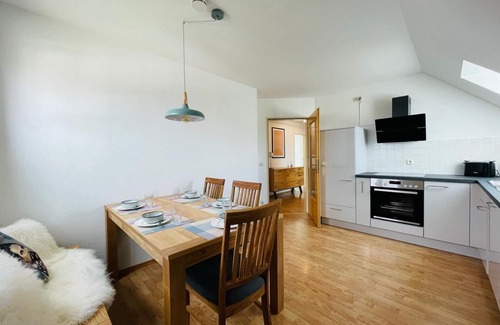 Unterallgau Apartamento | Sunny vacation apartment with balcony near Augsburg