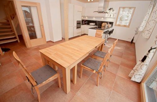 Bad Kleinkirchheim Apartamento | Sunny Villa