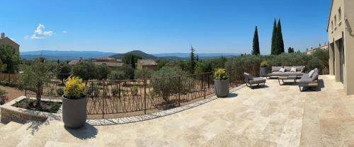Saint-Saturnin-les-Apt Casa | Sunny Year-Round Provençal Luxury Retreat