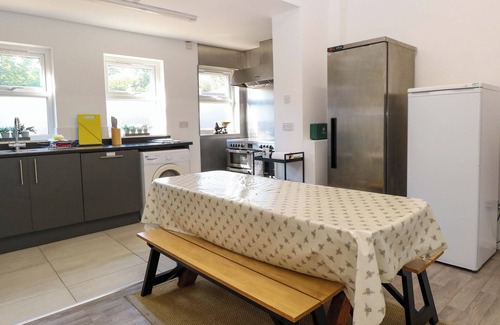 Buxton Casa | SUNNYMEADE, family friendly, with hot tub in Buxton, Norfolk
