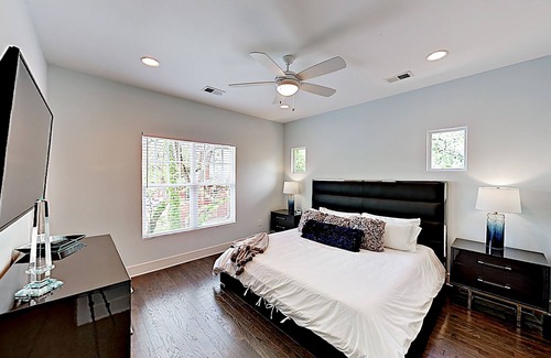 Historic Waverly Casa | Sunnyside All-Suite: Walk to Cafes & Shops, Near Music Row & The Gulch