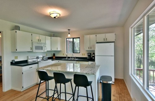 Solon Springs Casa | Sunnyside Cabin, Pet Friendly on Breakfast Lake in Barnes, WI