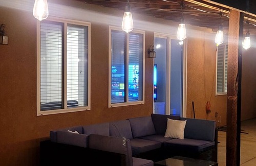 Roosevelt Apartamento | Sunnyside Doors Master Suite 1