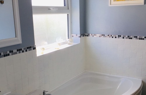 Prestatyn Casa | Sunnyside - Stunning Seaside Home with Hot Tub