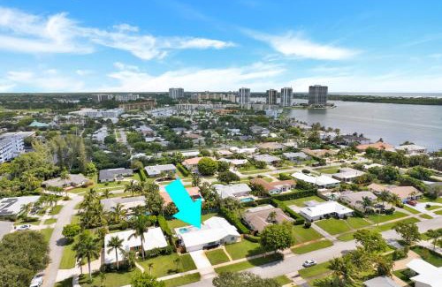 North Palm Beach Casa | Sunray Stays North Palm Beach