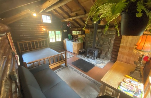 Isabella Casa | Sunrise Cabin - Secluded Rustic Retreat