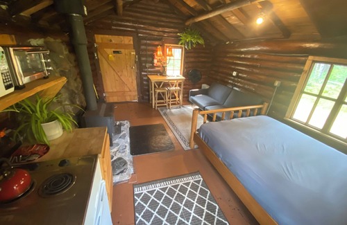 Isabella Casa | Sunrise Cabin - Secluded Rustic Retreat