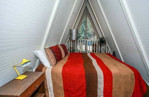 Big Bear City Cabaña | Sunrise Cottage-1800 by Big Bear Vacations