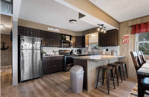 Gaylord Cabaña | Sunrise Cottage - lakefront, 4bdrm, 4 kayaks, ski/snowmobile