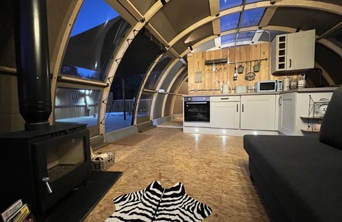 Tenby Alquiler De RV | Sunrise Dome Tent