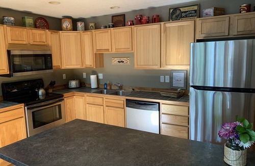 New Plymouth Cabina | Sunrise Forest, a peaceful retreat in the Hocking Hills region, sleeps 9