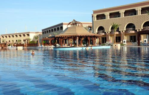 Village Road Complejo | Sunrise Mamlouk Palace Resort