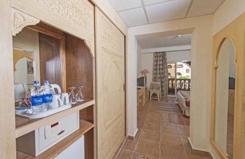 Village Road Complejo | Sunrise Mamlouk Palace Resort