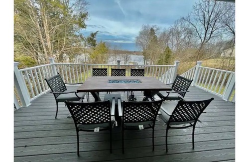 Livingston Casa | Sunrise on Serenity at Lake Anna