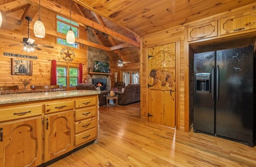 My Mountain Cabina | Sunrise on the Ridge - Mineral Bluff