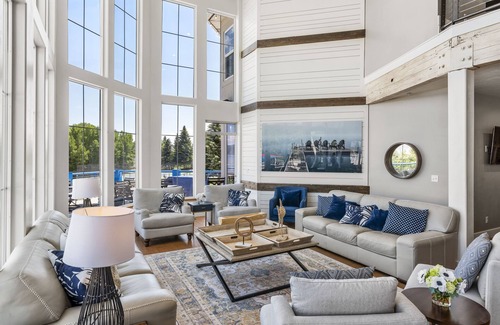 Harbor Village Hotel | Sunrise Resort Room #204 | 2 Bed, 1 Futon, 1 Bath