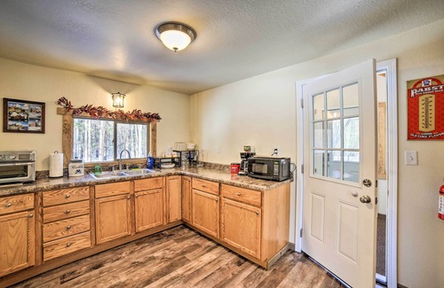 Marquette Cabaña | Sunroom, Deck & Grills: Marquette Cottage!