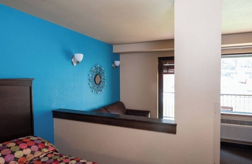 Lake Delton Hotel | Sunset Bay Resort