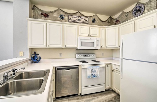 Sunset Beach Condominio | Sunset Beach Resort Condo in Golf Community!
