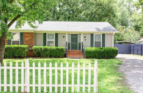 Murfreesboro Casa | Sunset Cottage 2 bed 1 bath Pet-Friendly