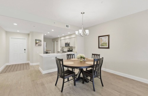 Tropical Cove Condominio | Sunset Cove at Lexington CC Lake Village