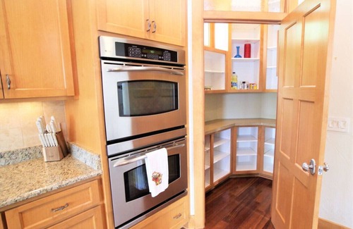 Okauchee Casa | Sunset Cove Lake Home: Spacious 4BR/4 BA & Hot Tub
