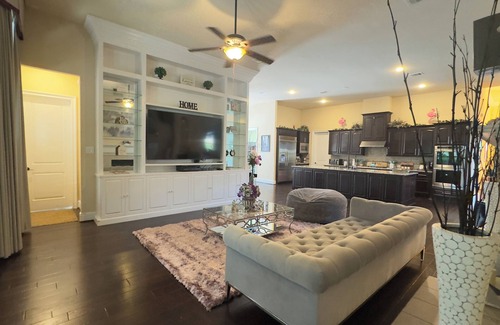 Missouri City Casa | Sunset Dreams: Pool, Hot Tub, Fire Pit, BBQ & Private Dock in Wildlife Haven
