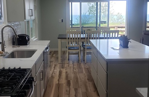 Holland Casa | Sunset Evenings with Unbelievable View of Lake Michigan with a Private Beach