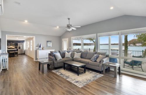 Gravois Mills Casa | Sunset & Lake Views, Outdoor Dining & Seats