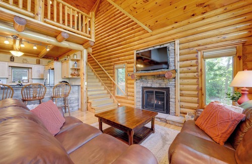 Sylva Cabina | Sunset & Mountain Views: Scenic Sylva Log Cabin!