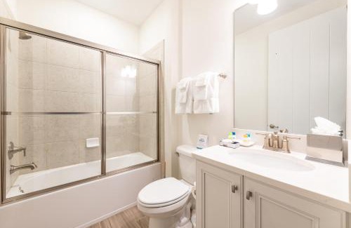 West Kissimmee Casa | Sunset On Shaker Cottage With Private Pool Near Disney With Margaritaville Resort & Island H20 Access - 7960Sh