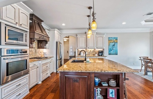 Zwolle Casa | Sunset Paradise: Cozy waterfront home with amazing lake views