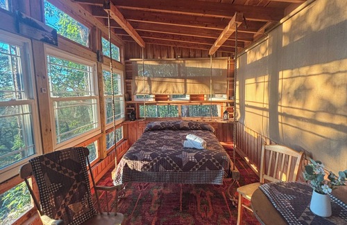 Piney Mountain Cabina | Sunset Pavilion: Rustic Luxury