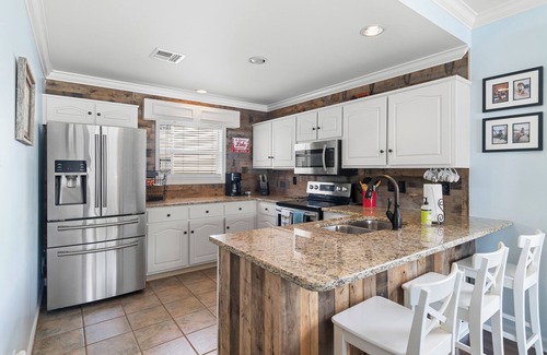 Dadeville Condominio | Sunset Point on Lake Martin. Fantastic Views! Great for families!